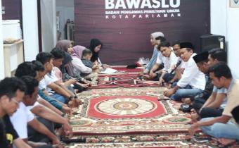 Konsolidasi demokrasi dan buka bersama dengan Panwascam pemilu dan pemilihan 2024, 05/03/2026