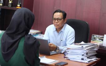 Wawancara mahasiswa USU terkait tugas akhir bersama Ketua Bawaslu Kota Pariaman, 28/04/2026