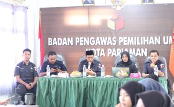 Sambutan Ketua Bawaslu Kota Pariaman, Riswan dalam kegiatan rapat pengelolaan Barang Milik Negara (BMN), senin 11/05/2026