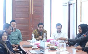 Ketua Bawaslu Kota Pariaman, Riswan menyampaikan sambutannya Selaras Pengelolaan Keuangan Bawaslu, 19/05/2026