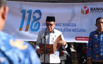 Ketua Bawaslu Kota Pariaman, Riswan dalam menyampaikan amanatnya pada upacara bendera peringatan hari kebangkitan nasional tahun 2026, 20/05/2026