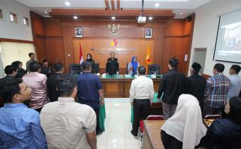 Rapat Dalam Kantor Bawaslu Provinsi SUmatera Barat, selasa, 11/08/26