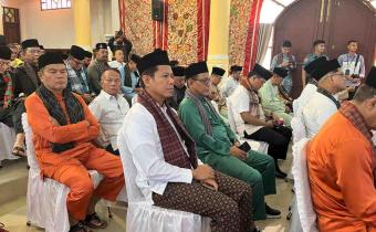 Ketua Bawaslu, Riswan saat menghadiri kegiatan Rapat Paripurna HUT Kota Pariaman ke-24, 02/07/26